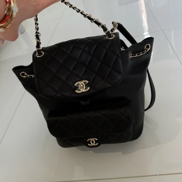 Chanel Black Quilted Women's Bag - Picture 4 of 4